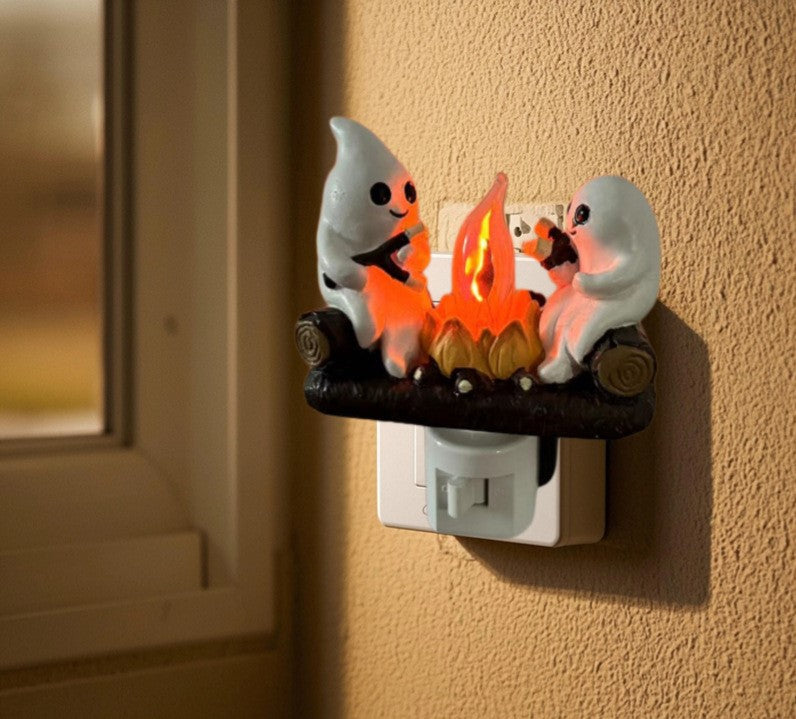 3D Flickering Campfire Plug-In Night Light, Halloween & Christmas Character LED Nightlight, Cute Indoor Holiday Decoration for Bedroom, Hallway and Gifts, Resin